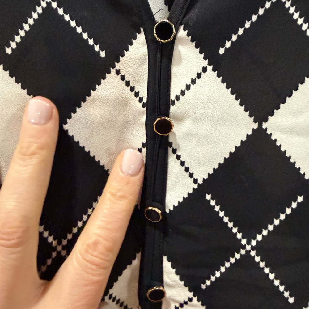 Talbots Black and White Argyle smocked Cuff Women's Blouse Top size Large - Picture 5 of 8